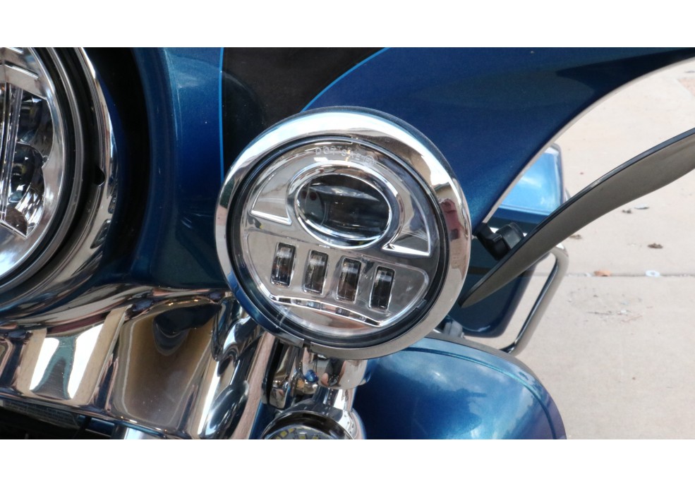Extreme Series 1300 Passing Lamps Chrome or Black. 